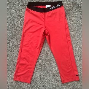 Nike Dri-fit Red Crop pants Size Large